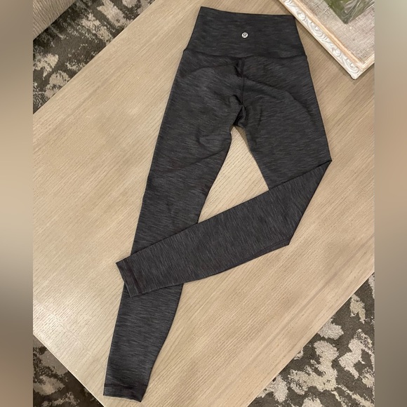 Lululemon 28" Leggings - Picture 1 of 3
